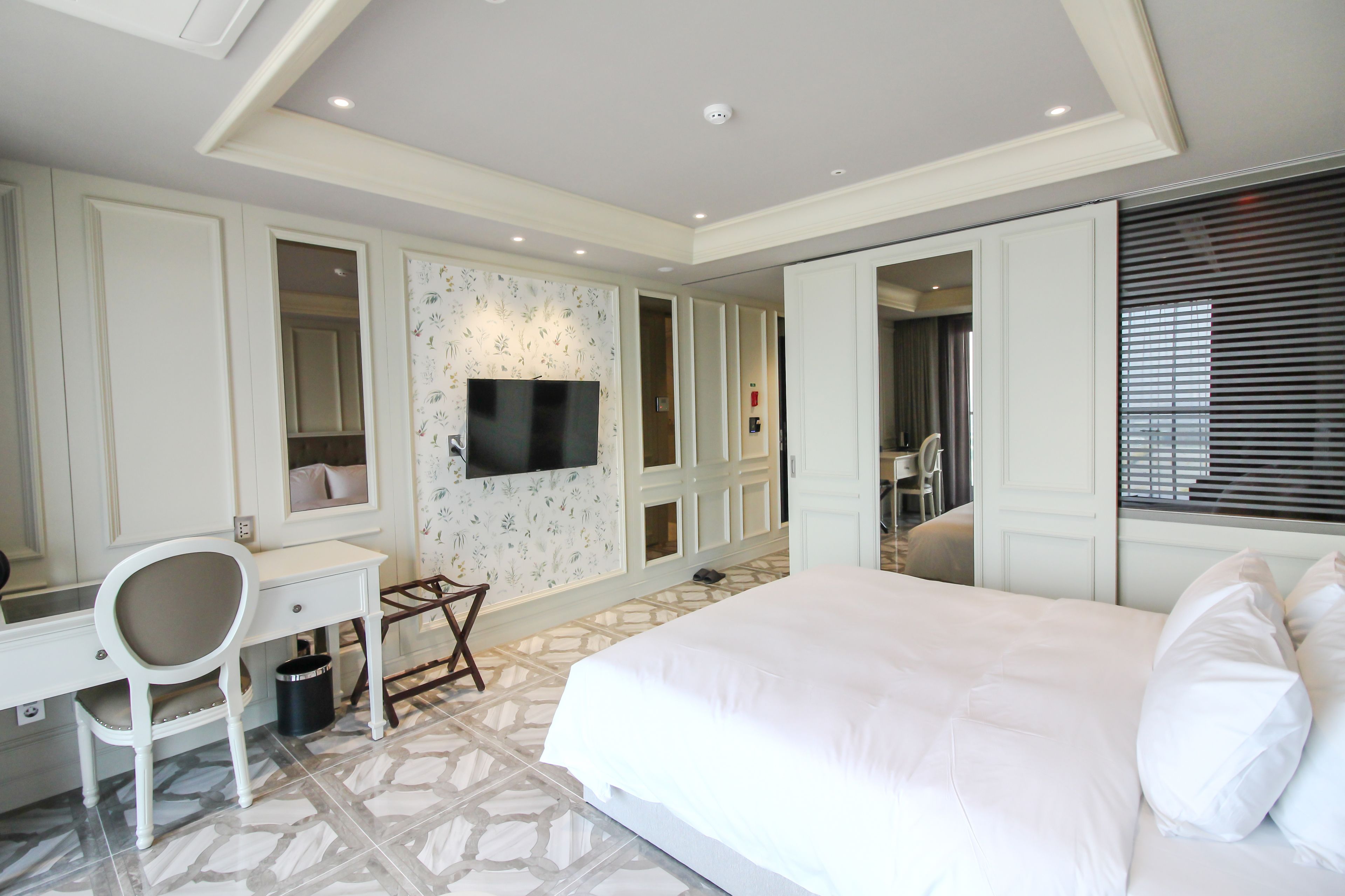 executive double room, terrace | in-room safe, blackout curtains, free cots/infant beds, free wifi