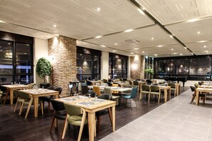 Buffet breakfast on weekends (KRW 32000 per person)