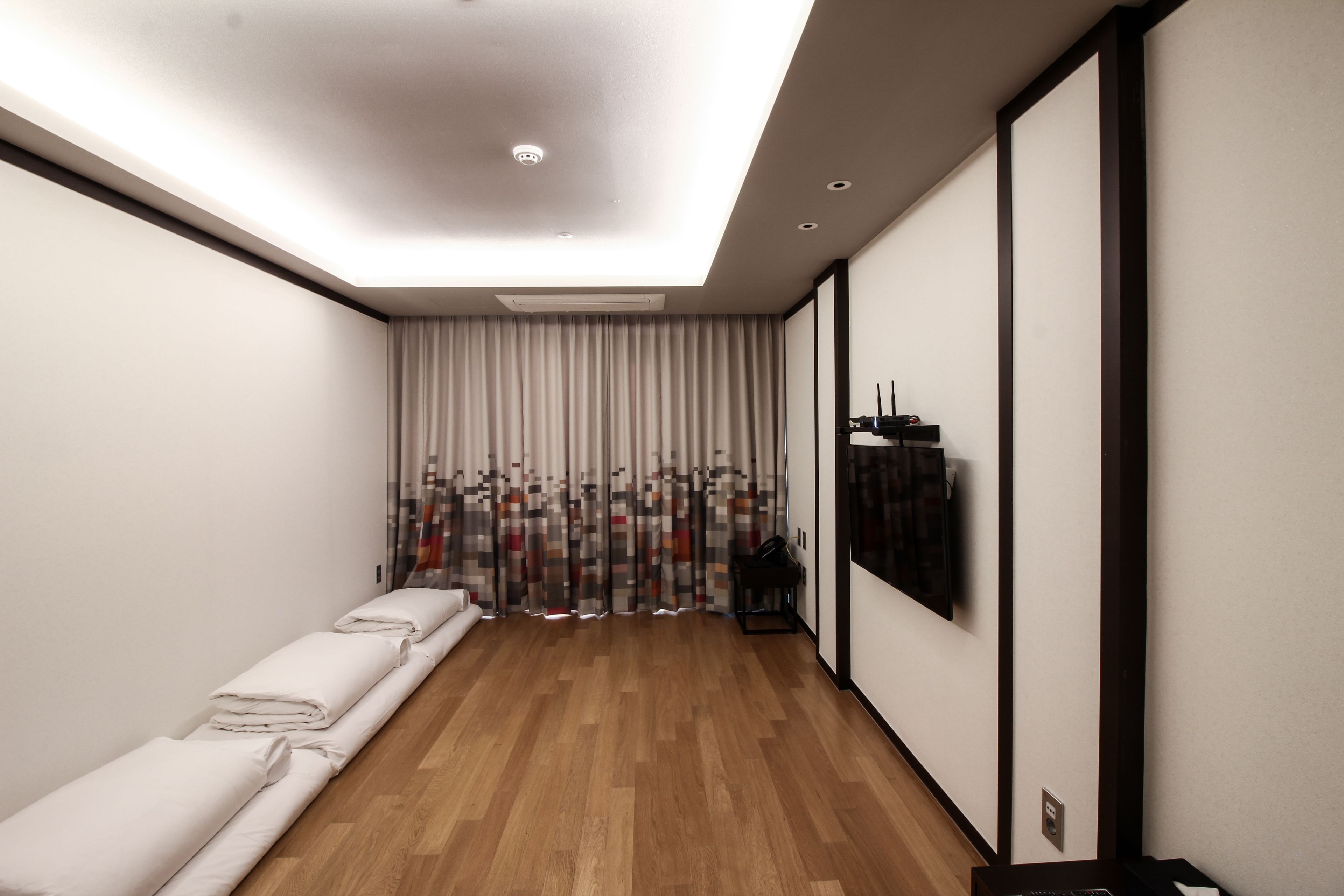 traditional room | in-room safe, blackout curtains, free cots/infant beds, free wifi