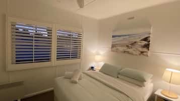 2 bedrooms, iron/ironing board, Internet, bed sheets