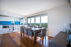 Dining - Saltaire @St Andrews - on 1/2 acre with indoor swimming pool + 2 living spaces (St Andrews Beach)