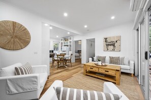 Televisión, chimenea