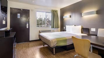 Escritorio, wifi gratis, ropa de cama