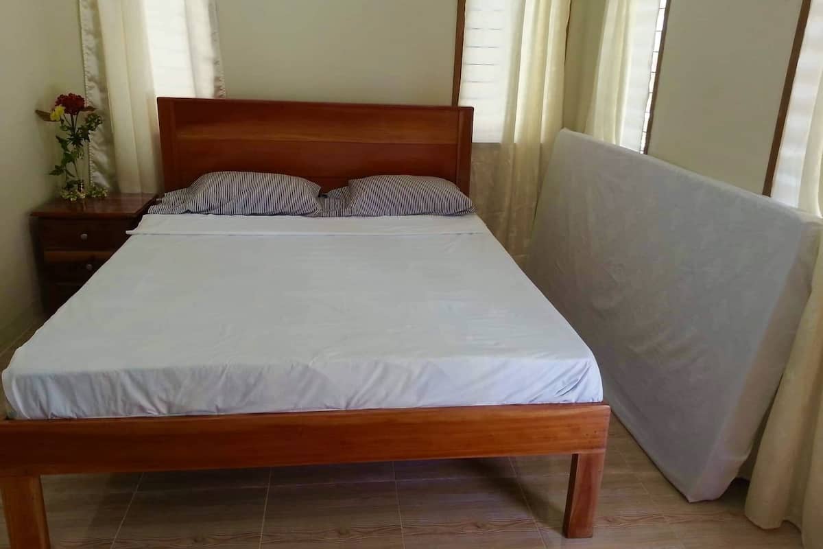deluxe single room, 1 bedroom, non smoking, ground floor | pillow-top beds, individually furnished, blackout curtains, free wifi