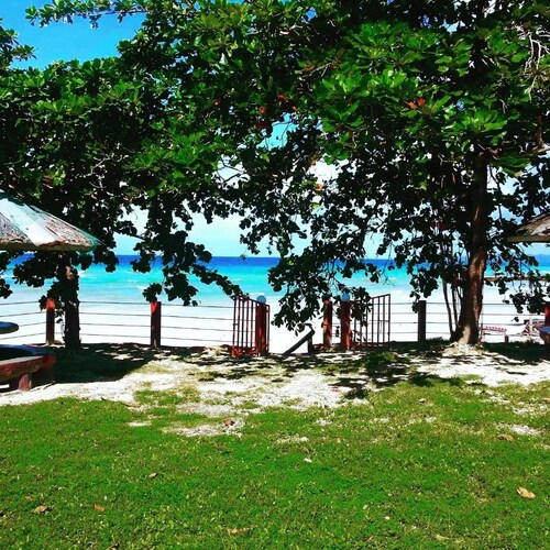 D's Ocean View Beach Resort