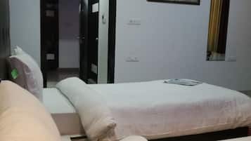 Exclusive Twin Room, 2 Single Beds, Accessible, Smoking | Executive lounge
