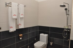 Classic Double Room, 1 Double Bed, Non Smoking | Bathroom