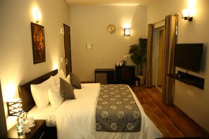 Premium Suite | In-room safe, free WiFi