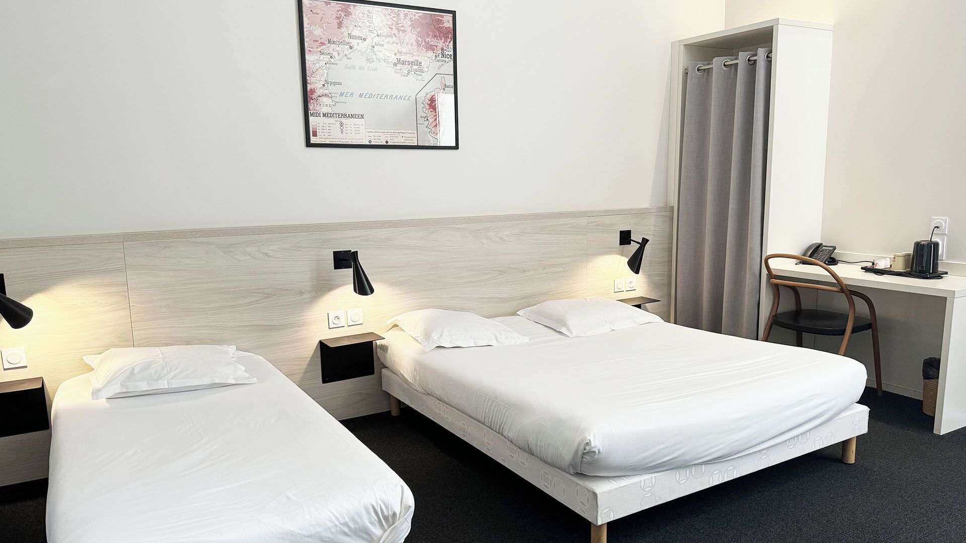 Comfort Triple Room, Multiple Beds, Non Smoking, Air conditioning | Desk, laptop workspace, blackout drapes, soundproofing