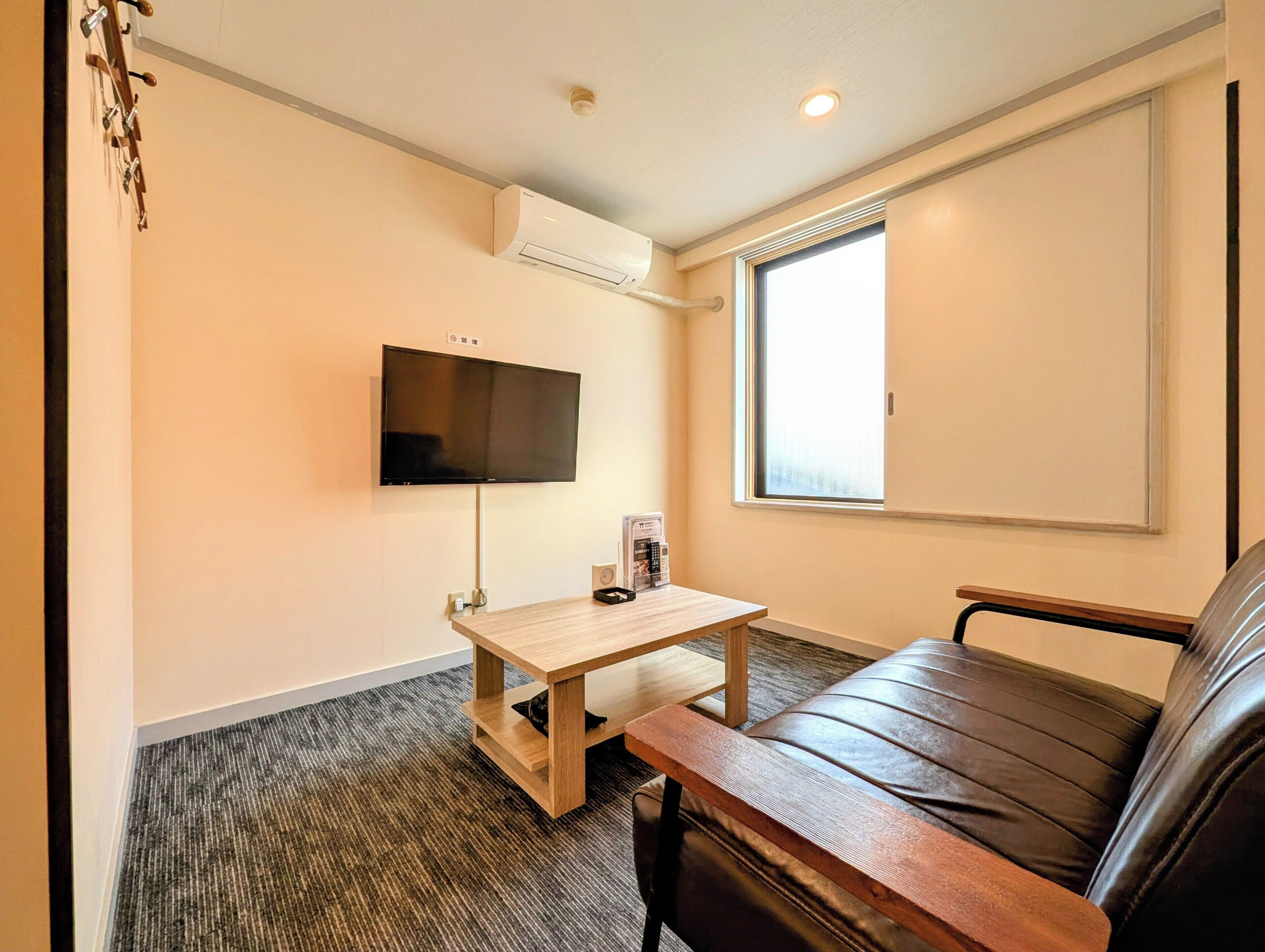double room 1 | desk, soundproofing, free wifi, bed sheets