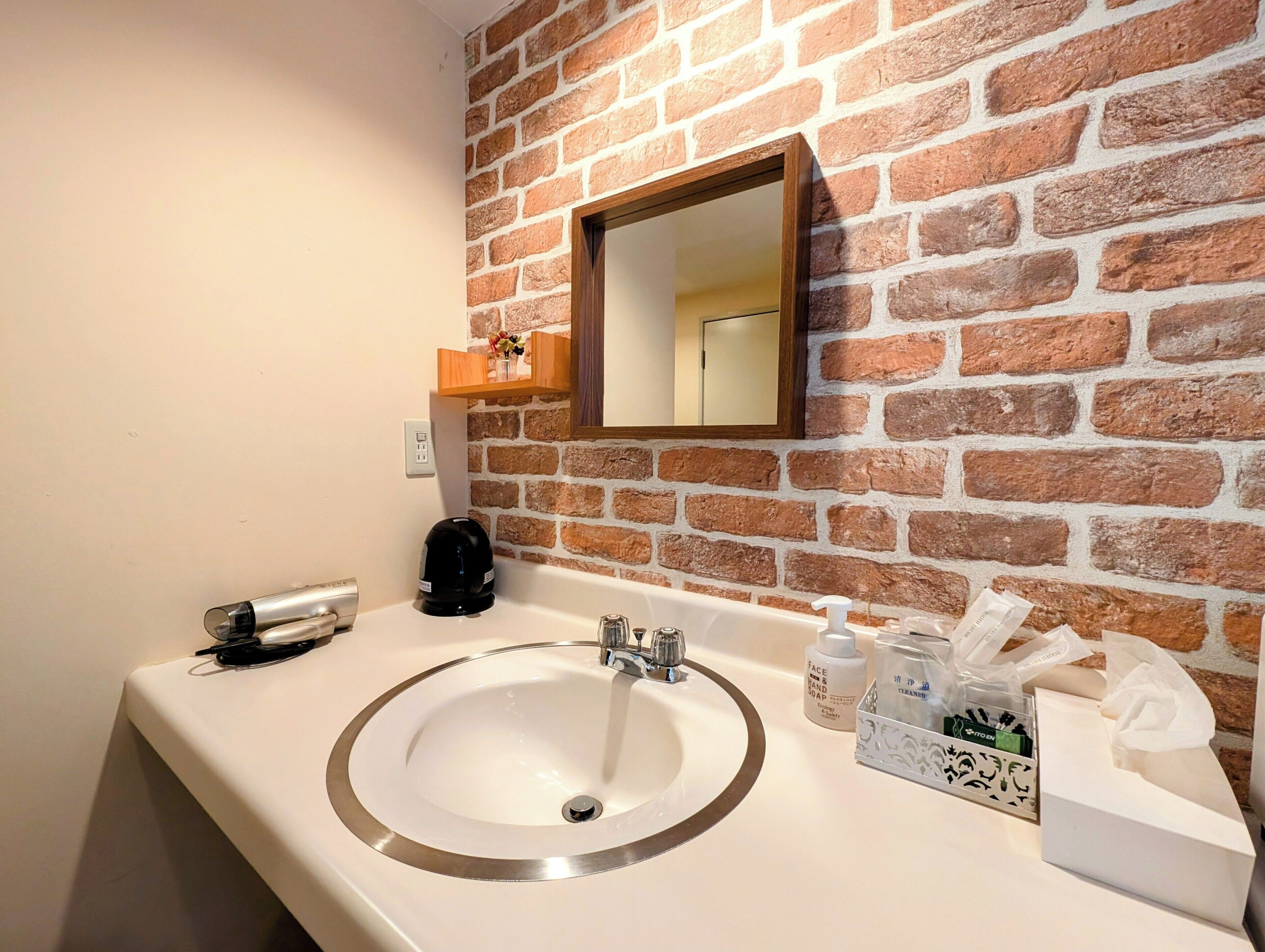 design triple room, multiple beds, non smoking | desk, soundproofing, free wifi, bed sheets