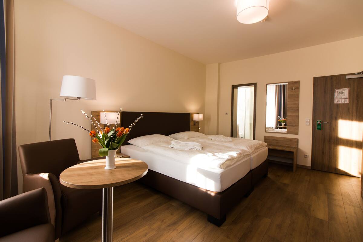 Standard Double Room | In-room safe, desk, soundproofing, iron/ironing board (on request)
