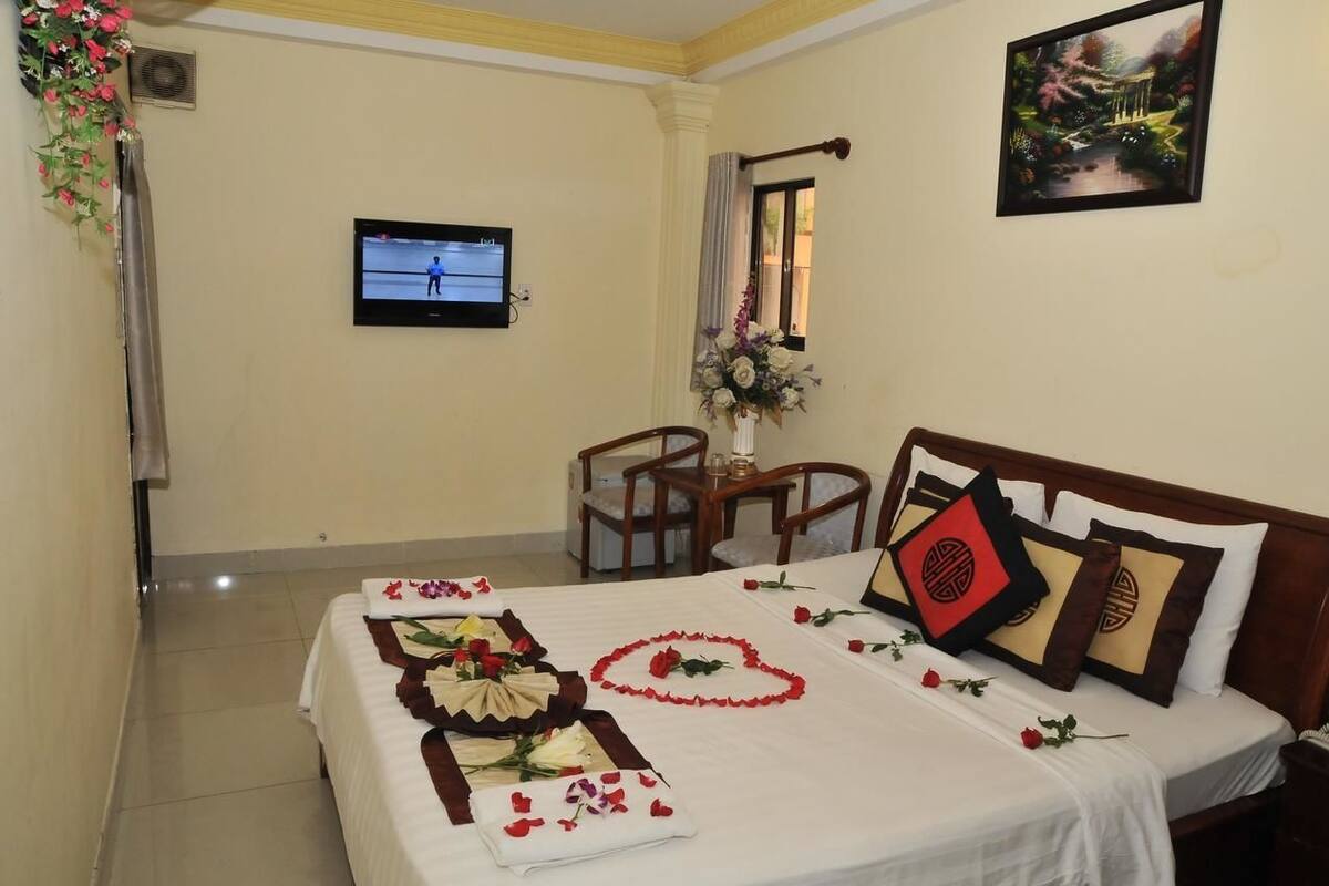 Standard Room | Minibar, desk, soundproofing, rollaway beds