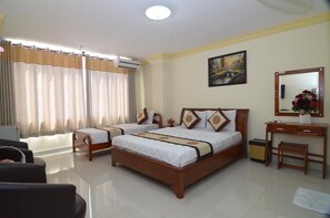 ห้องแฟมิลี่ | มินิบาร์, โต๊ะทำงาน, ห้องเก็บเสียง, เตียงเสริม/เปล