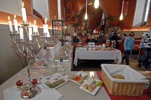 Dagelijks ontbijtbuffet inbegrepen