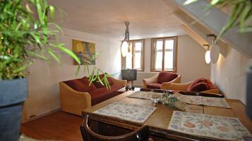 Lejlighed - 2 soveværelser - ikke-ryger (Ferienwohnung Nr. 4) | Stue | Tv