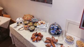 Petit déjeuner continental compris tous les jours