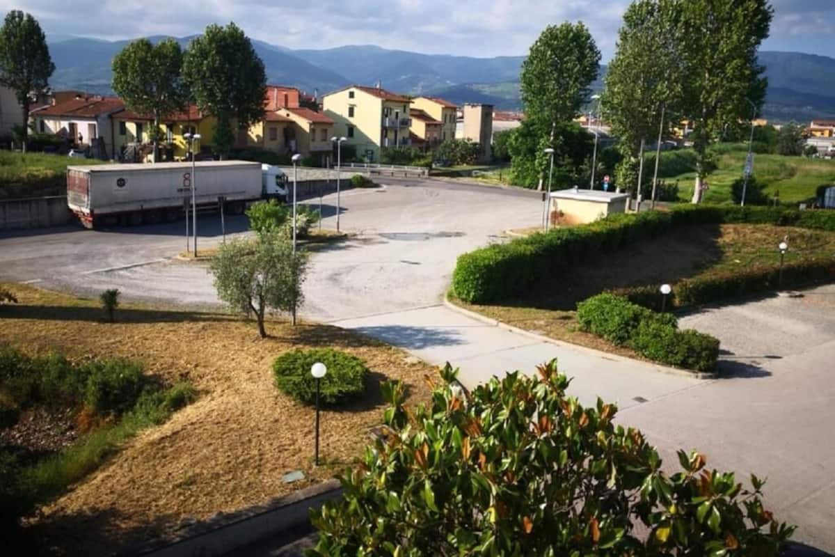 Premium bedding, in-room safe, desk, laptop workspace