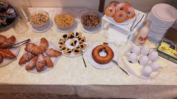Colazione continentale inclusa, servita tutte le mattine