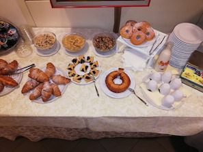 Café da manhã continental grátis todos os dias