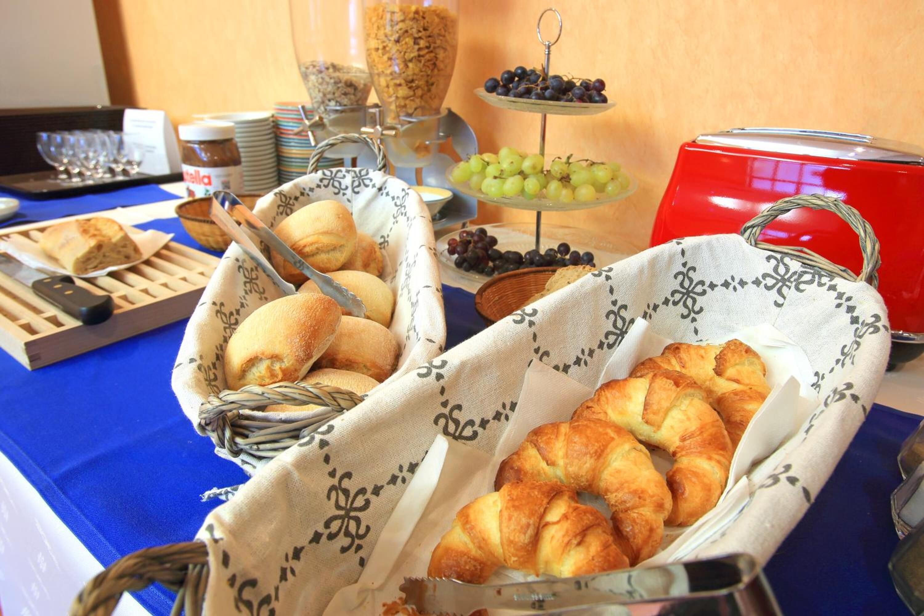 lunch and dinner served, local cuisine