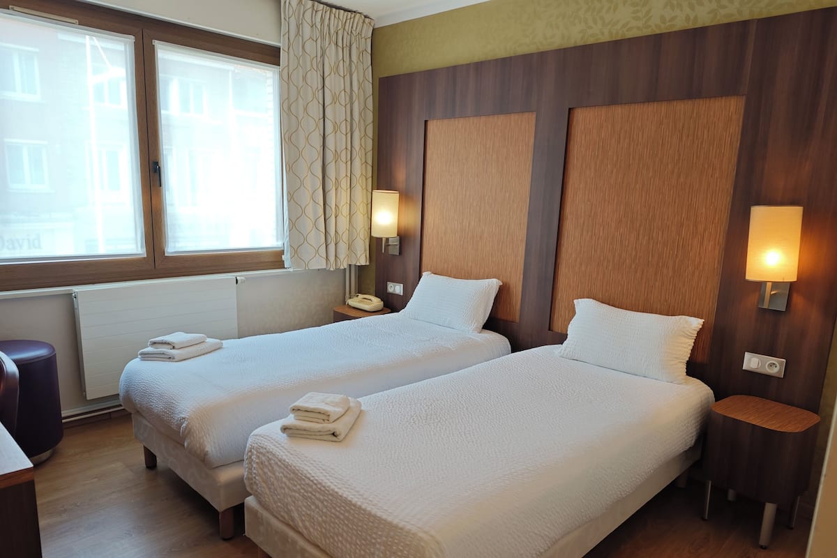 Twin Room (Faidherbe)
