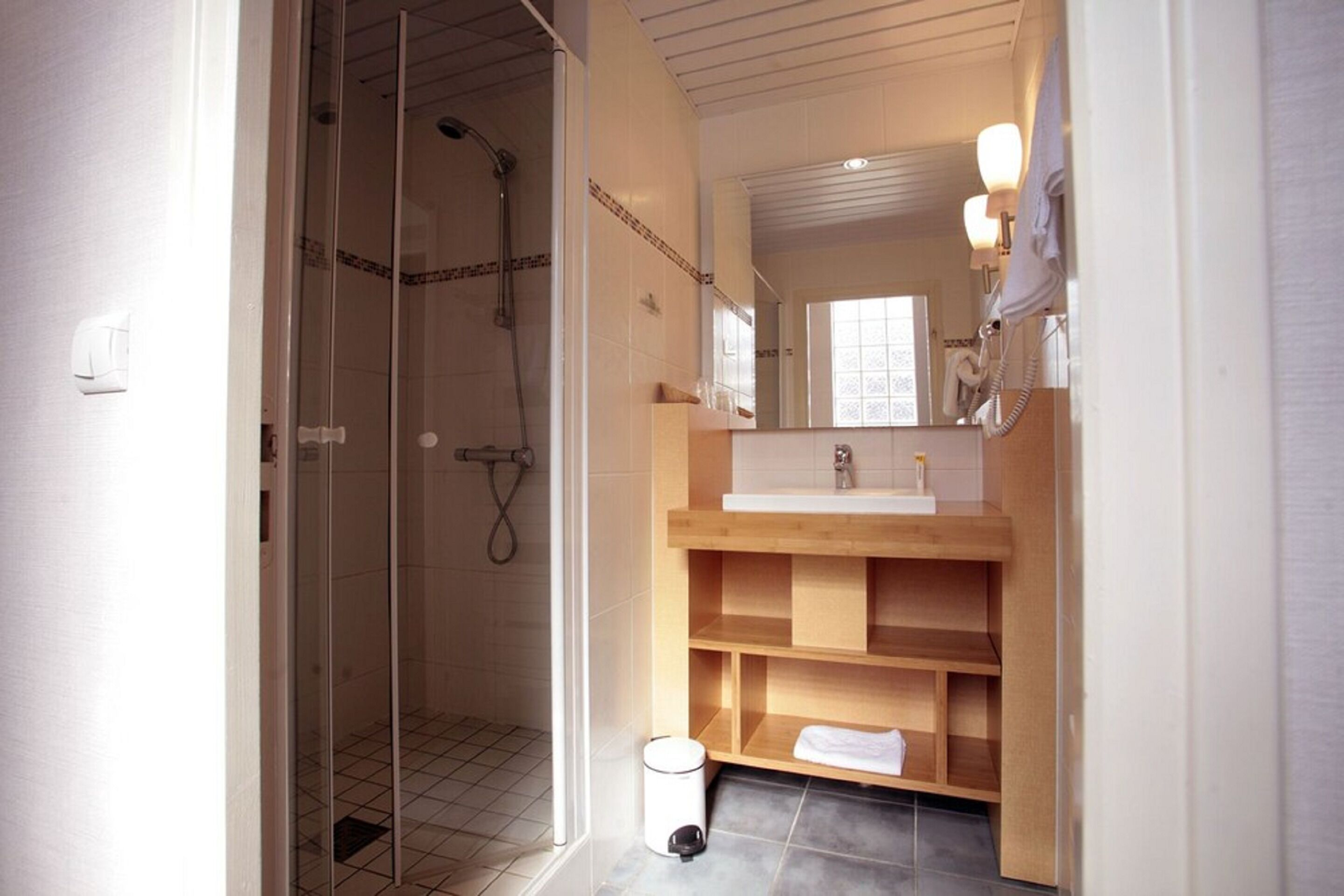 double room (mimosa) | bathroom | free toiletries, hair dryer, towels