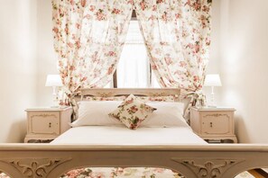 Traditional Apartment, 1 Bedroom, City View, Corner | 1 bedroom, individually decorated, individually furnished - Nephiria's Art House, Under the Acropolis (Athens)