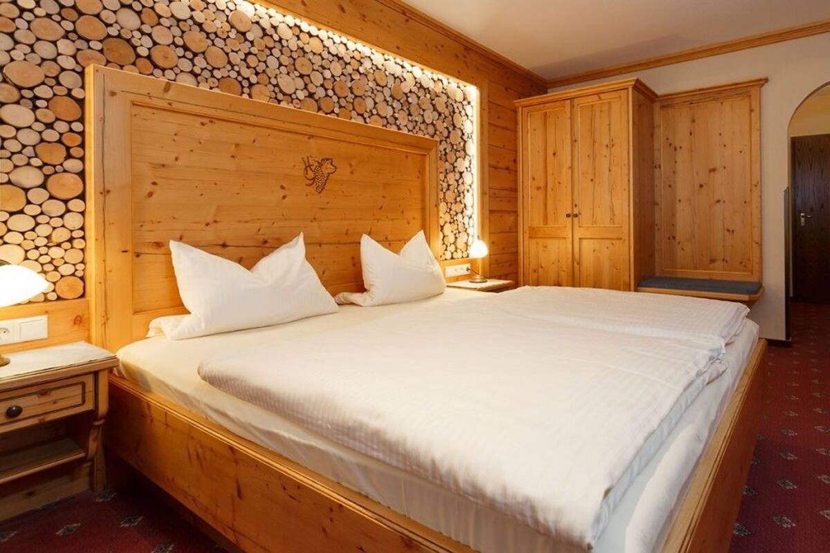 Exklusivt dubbelrum - 1 kingsize-säng - icke-rökare (Landhaus Exclusiv) | Mörkläggningsgardiner, ljudisolering, gratis wi-fi och sängkläder