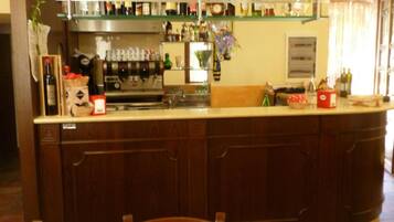 Bar (en el alojamiento)
