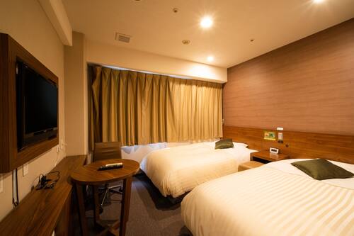 Standard Twin Room, Non Smoking | Individually decorated, desk, free WiFi, bed sheets