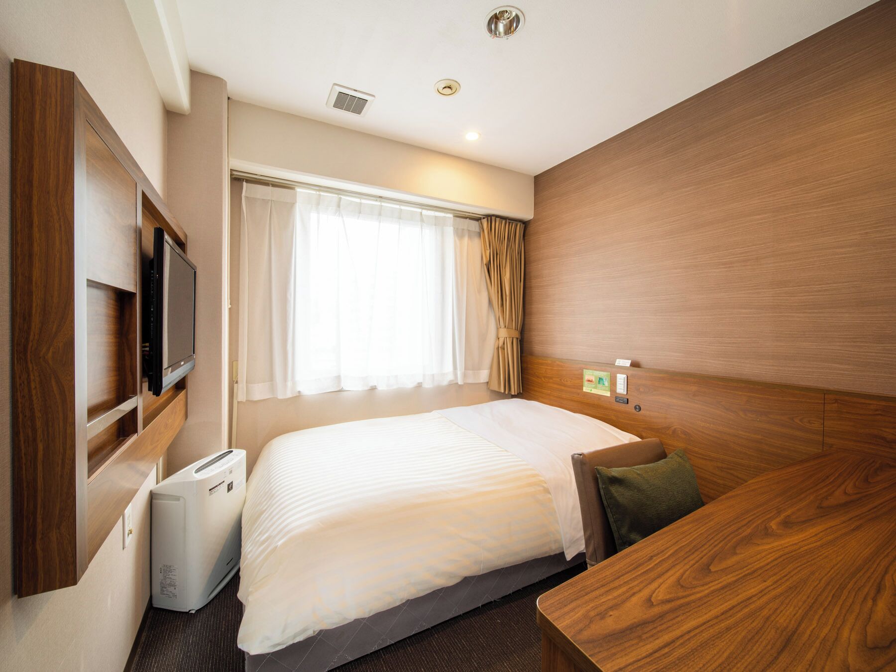 individually decorated, desk, free wifi, bed sheets