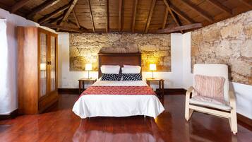 4 slaapkamers, een strijkplank/strijkijzer, gratis wifi, beddengoed