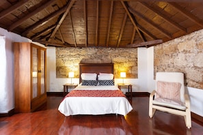 4 habitaciones, tabla de planchar con plancha y wifi gratis