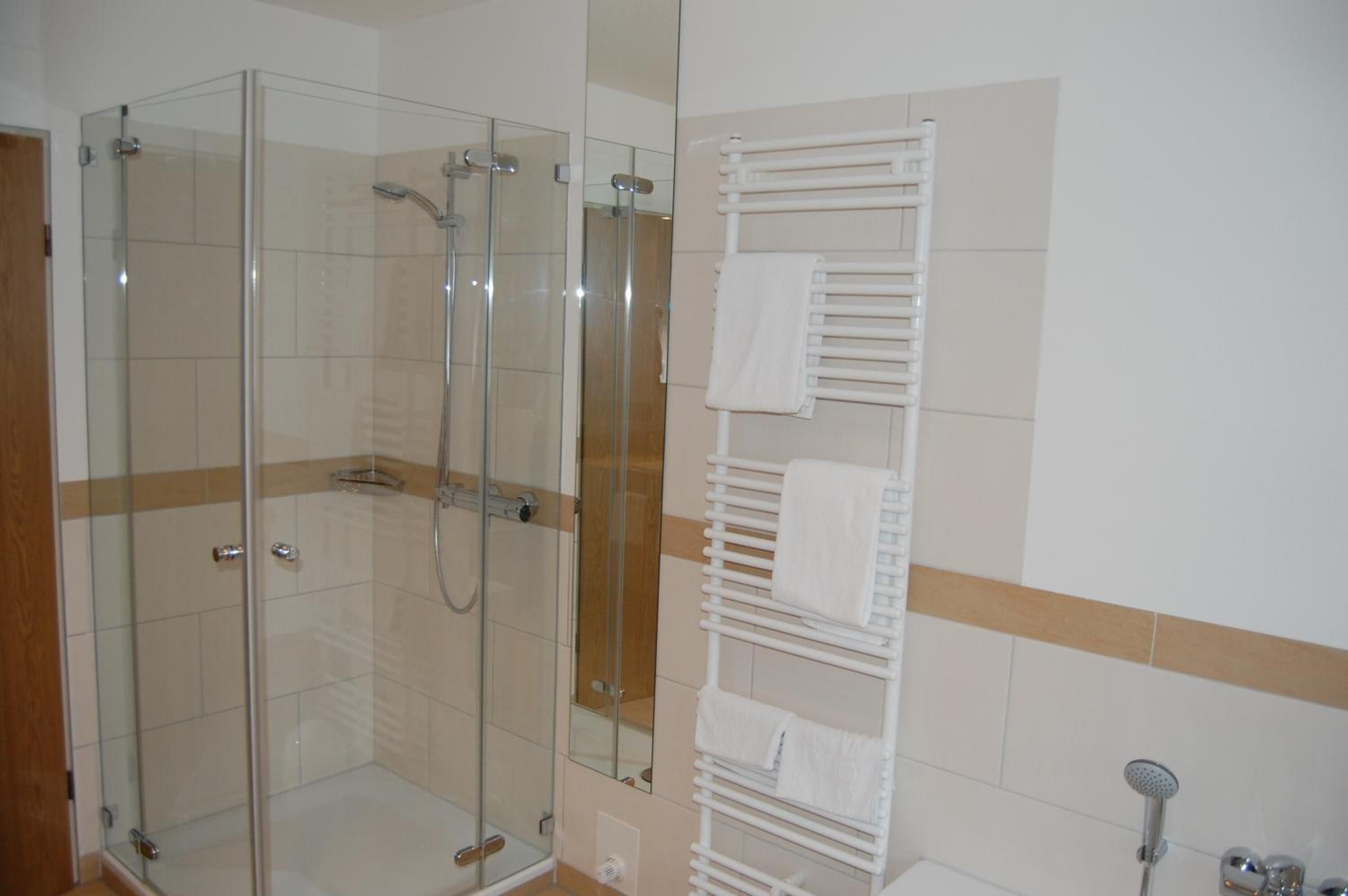 free toiletries, hair dryer