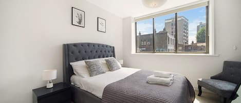 2 habitaciones, decoración personalizada y muebles diferentes