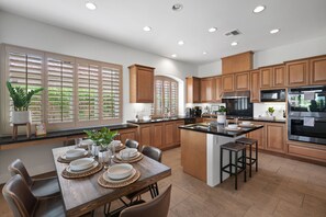 Fridge, microwave, oven, stovetop - Newly Renovated Relaxing PGA West Family Friendly Getaway With Gorgeous Pool (La Quinta)