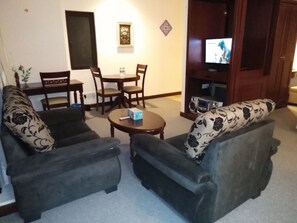 Appartamento Superior, 1 camera da letto | Area soggiorno | TV LED