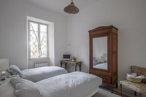 Double or Twin Room, Private Bathroom | Iron/ironing board, free WiFi, bed sheets - Equilibrì Guest House (Rome)