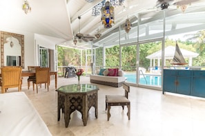 BBQ/picnic Area - Lime Tree Villa by Cayman Villas (Seven Mile Beach)