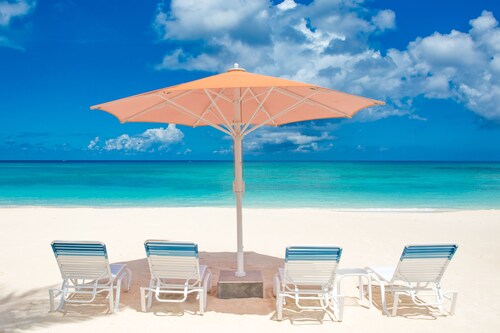 Lime Tree Villa by Cayman Villas