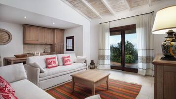 In-room safe, individually furnished, soundproofing, free WiFi