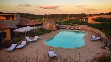 Outdoor pool, open 9:00 AM to 9:00 PM, sun loungers