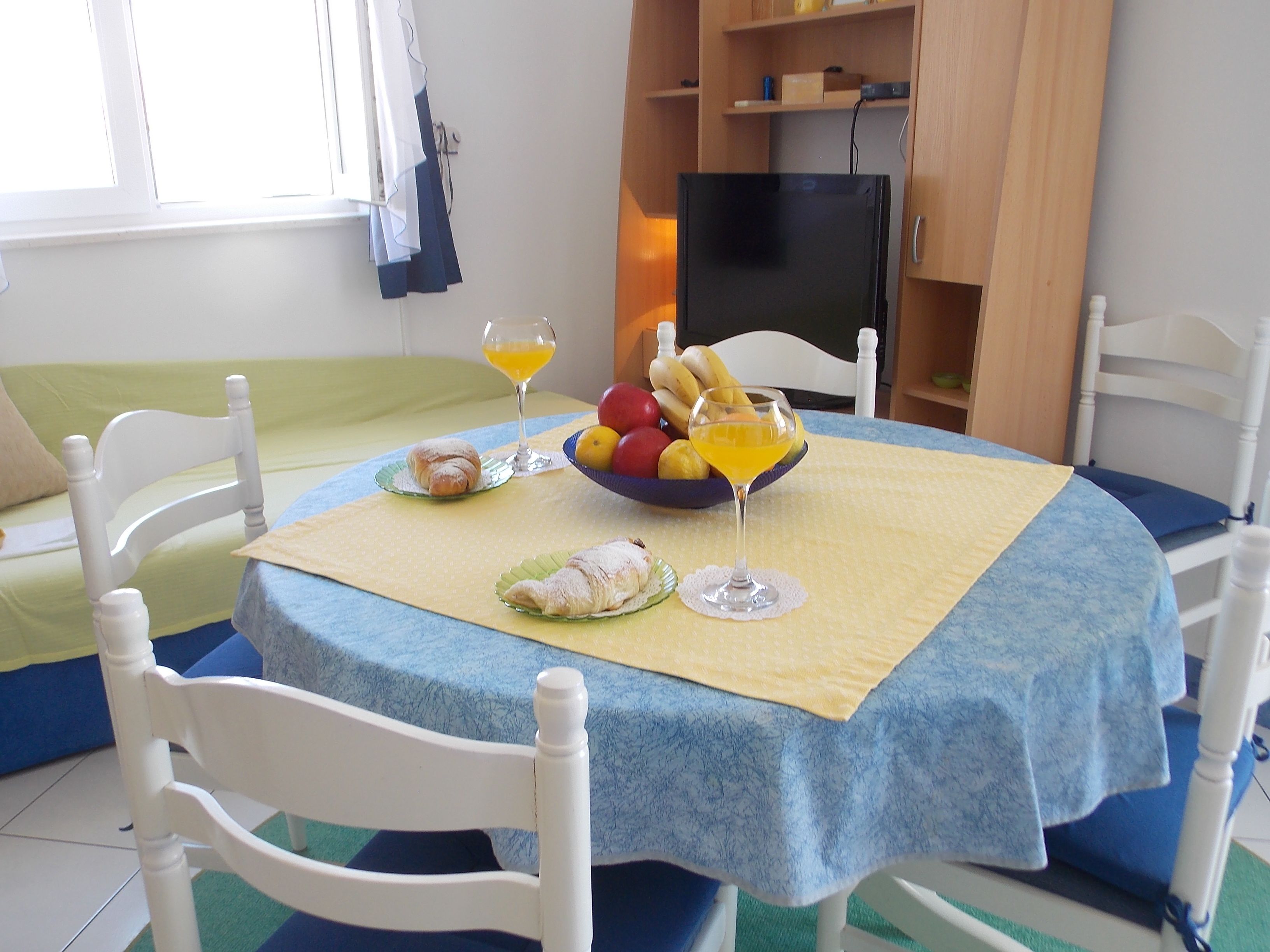 Apartment, 2 Bedrooms | Living room | Flat-screen TV