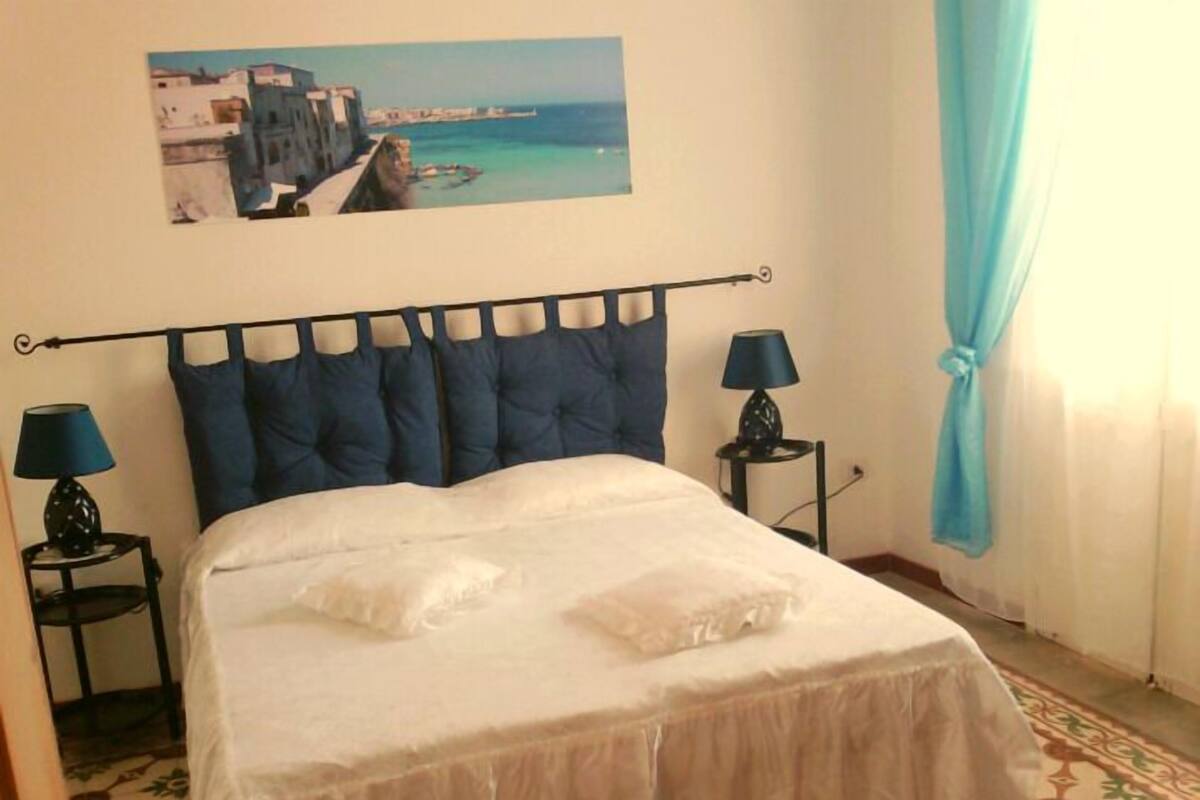 Camera con letto matrimoniale o 2 letti singoli, bagno condiviso | Wi-Fi gratuito, lenzuola