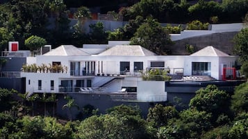 Bagian depan properti