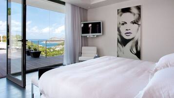 5 bedrooms