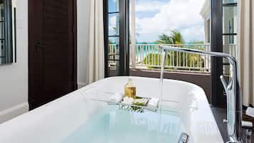 Deep soaking bathtub