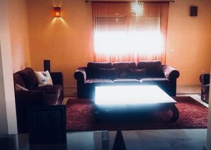 Apartment, 3 Bedrooms | Living area
