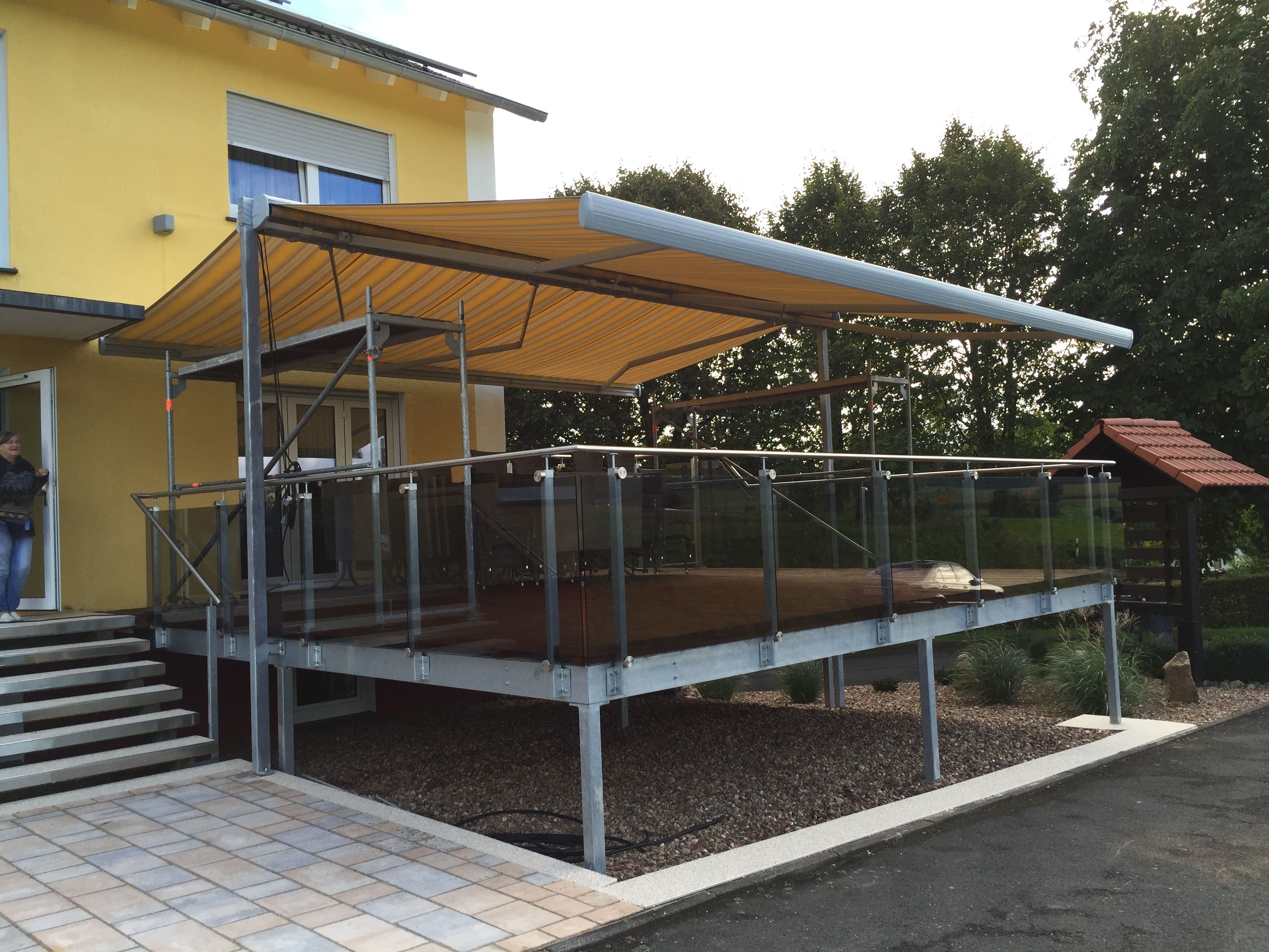 Breakfast and dinner served, German cuisine